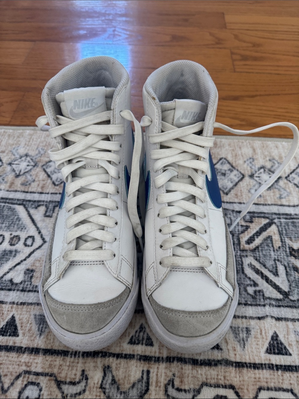 Nike blazer kids (boys or girls) White High-Top Sneakers with Blue Swoosh
